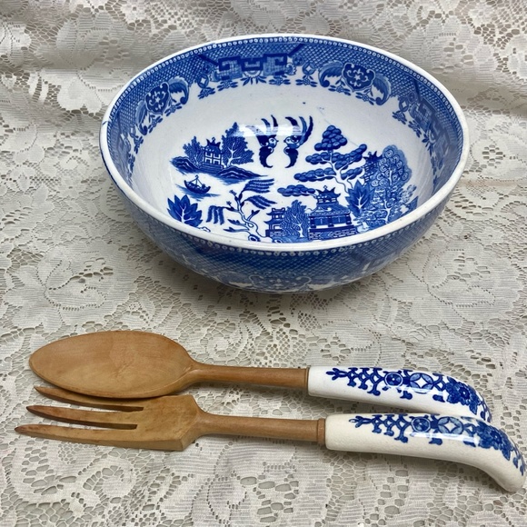 Vintage 3pc Round Blue WillowSalad -Pasta Bowl w/ Spoon an Fork